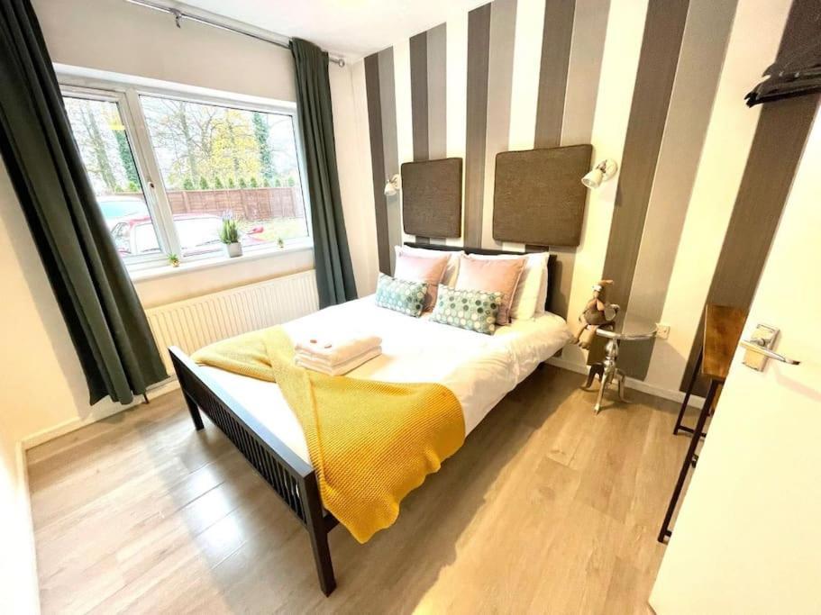 Serene And Cozy 1-Bedroom House With Parking Cambridge  Bagian luar foto