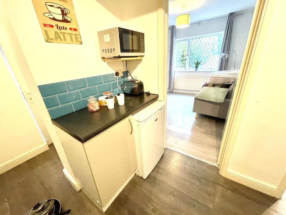 Serene And Cozy 1-Bedroom House With Parking Cambridge  Bagian luar foto